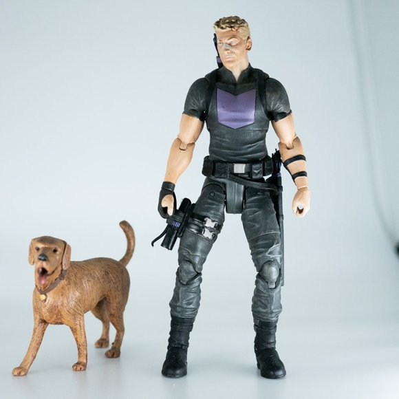 HAWKEYE + LUCKY Marvel Select Figurine - Picture 1 of 4